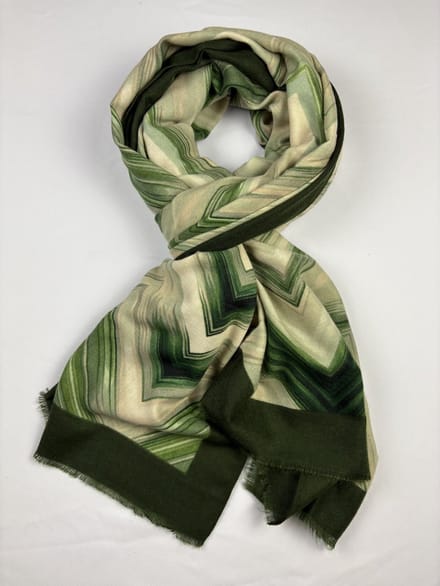 Nette dames sjaal met chevron zigzag print 20% wol met 80% viscose