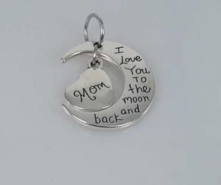 hanger - mom i love you to the moon and back