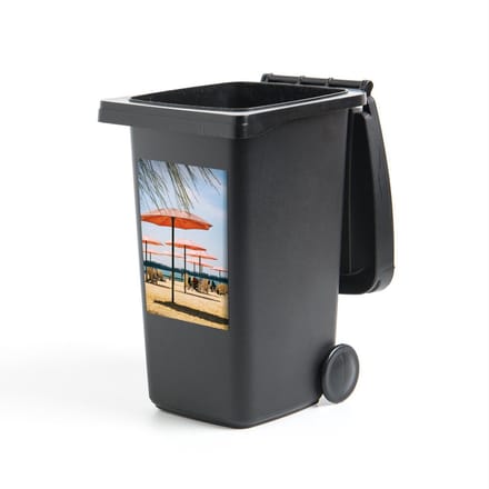 Container sticker Zalmroze - Parasollen op Sugar Beach - 40x60 cm - kliko sticker - weerbestendige containersticker