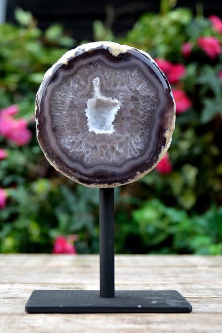 Edelsteen Agaat met Chalcedoon op Standaard - 1119 gram
