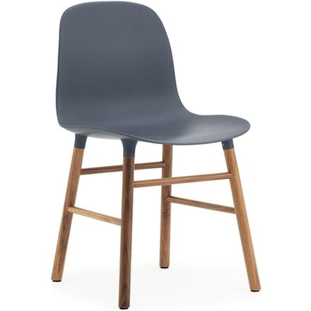 Normann Copenhagen - Form stoel met houten frame - notenhout - blauw