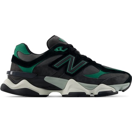 New Balance 9060 Sneakers Dames - Zwart - Maat 38 - Leer