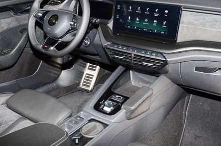 Kuda console Skoda Octavia IV 20-