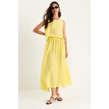 Mouwloze Scoop Neck Tanktop en Midi Rok Co-Ord Set