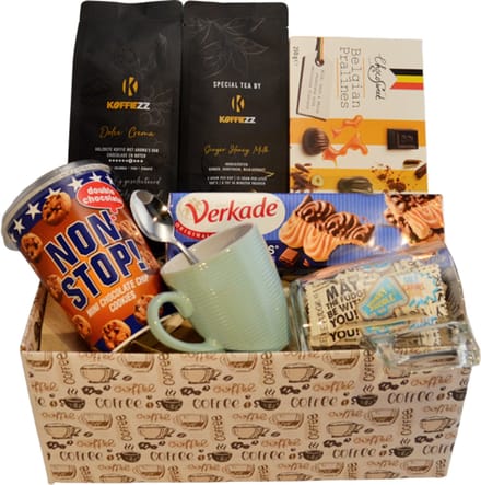 Koffiezz Koffie & Thee Geschenk “Delicious” Luxe Cadeaupakket met Lekkernijen