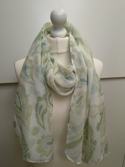 Lange dames sjaal Norah-paisleymotief-groen wit celadon lime lichtgroen