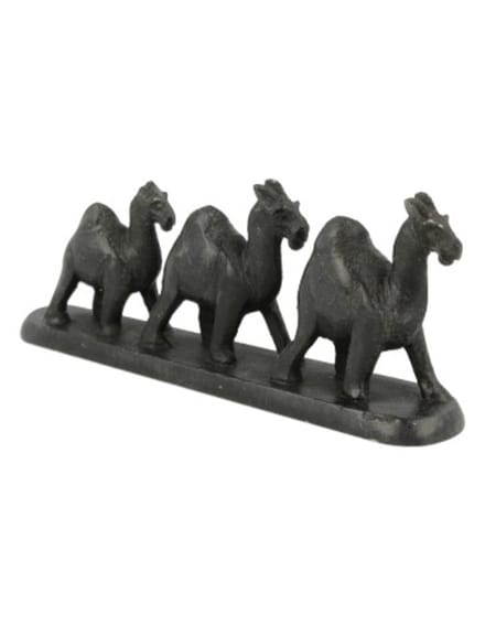 Speksteen 3 kamelen op strip 10 cm zwart