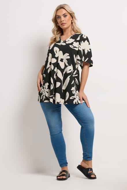 Yours Zwarte Getextureerde Top Met Bloemenprint En Geplooide Voorkant Size 48