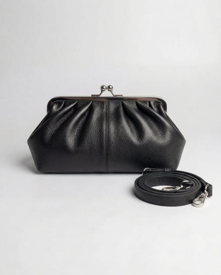 Bag2Bag Leren Elegante Schoudertas met een vintage touch Bulzi - Black