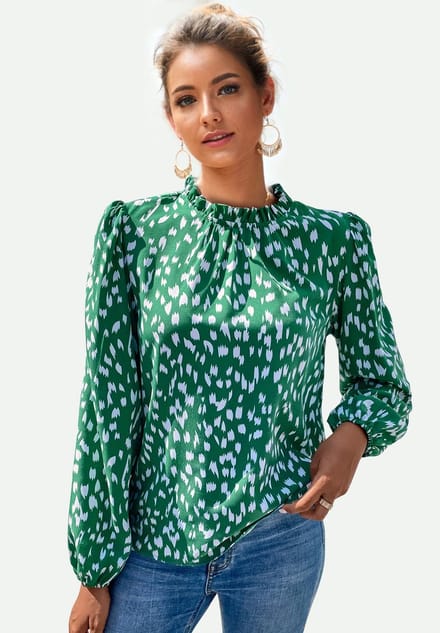 Top met dierenprint, ruches en hoge hals in groen