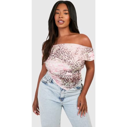 boohoo Dames Plus Faded Leopard Mesh Cowl Front And Back Top | Bruin | Maat: 52