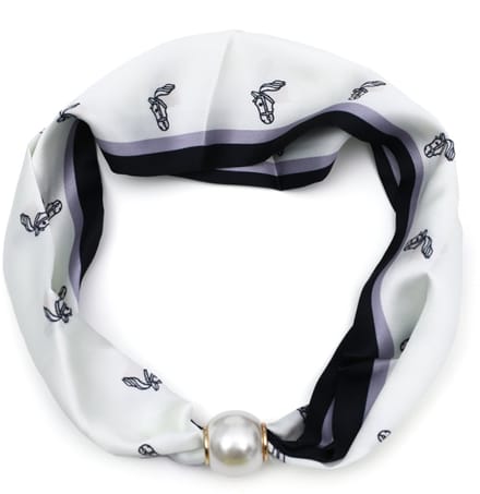 Sjaal met Paardensportdessin en Magnetische Parelsluiting