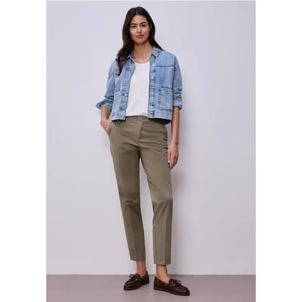 Casual fit chino's in een zachte stof