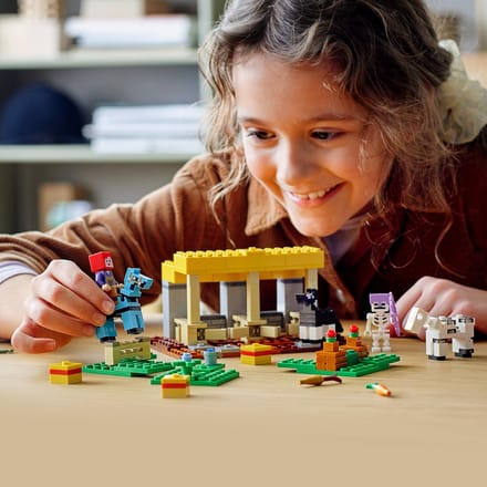 LEGO Minecraft De paardenstal 21171
