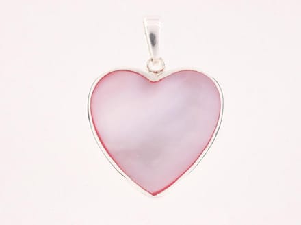 Hartvormige zilveren hanger met roze parelmoer