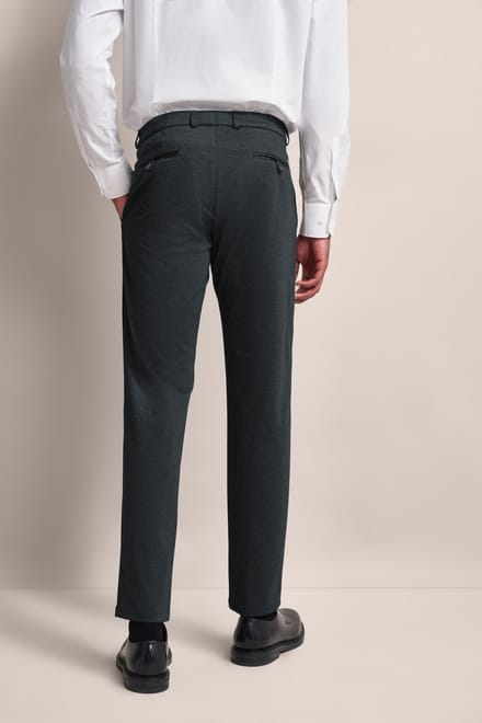 Bugatti Herren Chino met een moderne snit