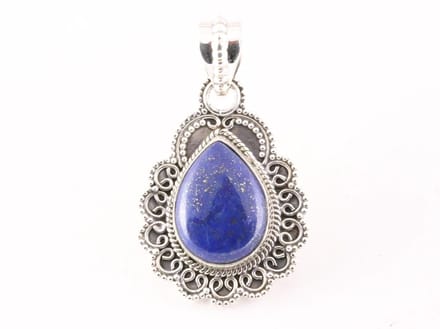 Bewerkte zilveren hanger met lapis lazuli