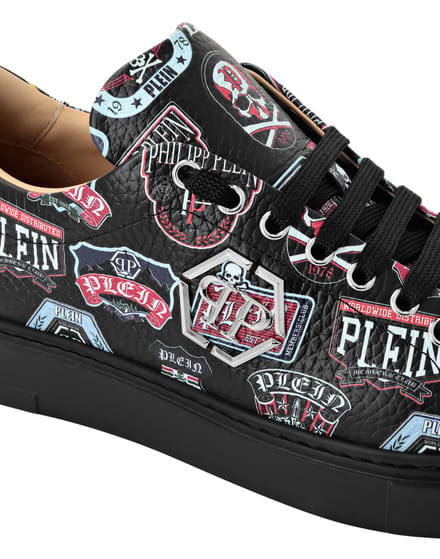 Lo-Top Sneakers