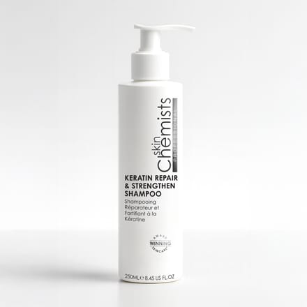 skinChemists Keratineherstellende en -versterkende shampoo 250 ml