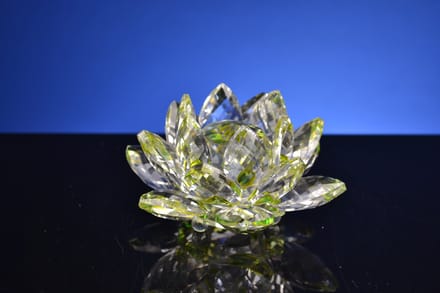 Luxe Kristallen Lotus Bloem – Symbool van Rust & Harmonie