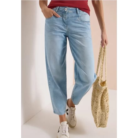 High Waist Barrel Leg jeans in Loose Fit