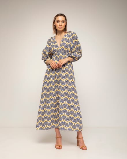 Geprinte jurk met elastische taille, V-hals en V-rug en vetersluiting