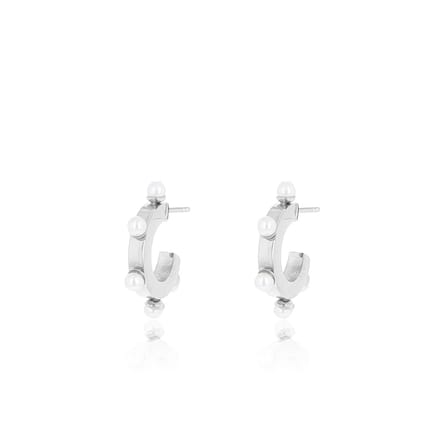 Silver coloured earrings with pearls