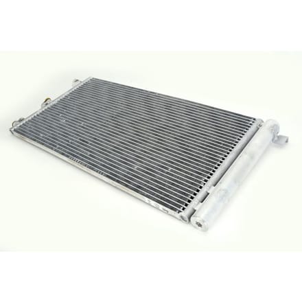 Condensor, airconditioning NISSENS 94670