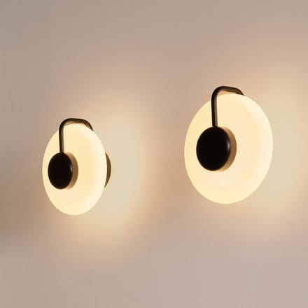 kdln LED wandlamp TRATTO, zwart, Ø 27 cm, metaal/glas