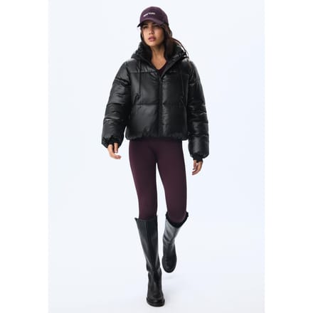 Stradivarius Gewatteerd metallic jack met capuchon  Zwart S