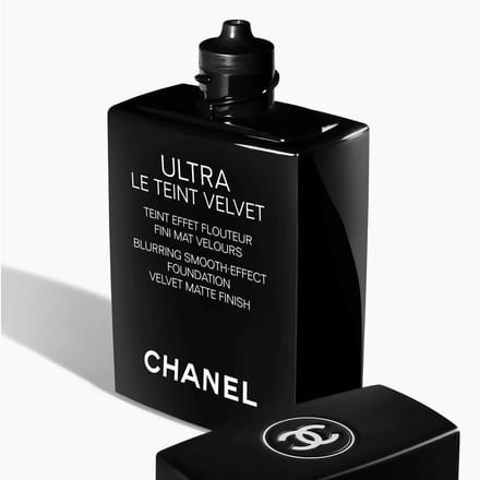 CHANEL ultra le teint velvet FLUWEELACHTIGE MATTE FINISH