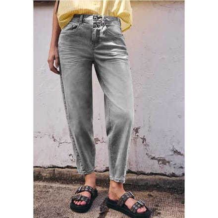 High Waist Barrel Leg jeans in Loose Fit