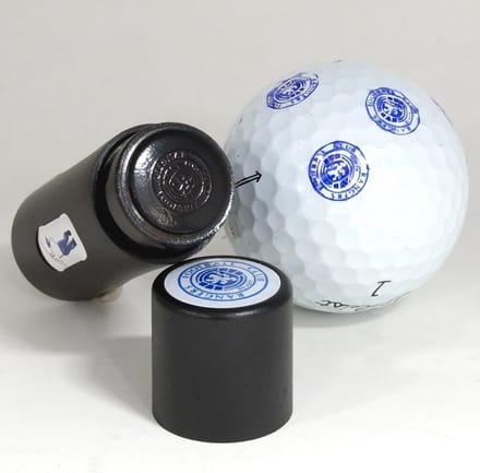 Golfbal Stempel met Voetbal Ontwerp - Personaliseer Uw Golfballen Eenvoudig