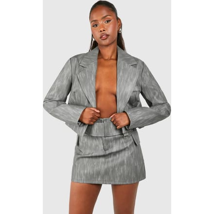 boohoo Dames Cropped blazer met gebleekte leren look | Houtskool | Maat: 34