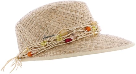Herman pet van natuurlijk stro, afgewerkt met een raffia bandje en kralen.
