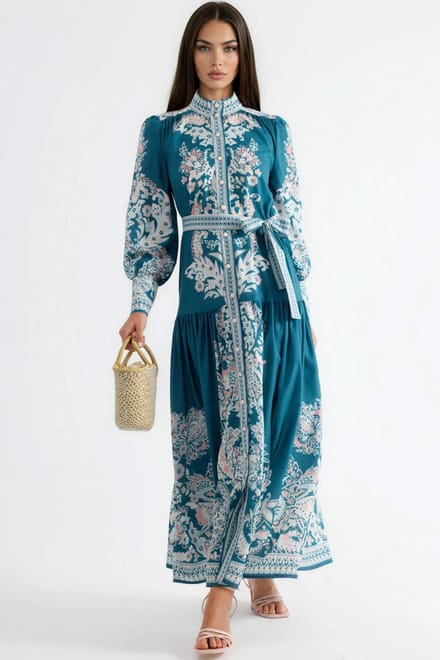 Maxi-jurk met Mandarin-kraag en riem