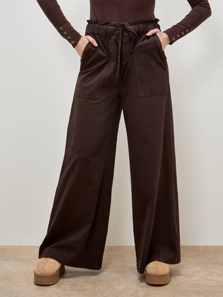 Broek met paperbag-taille en wijde pijpen
