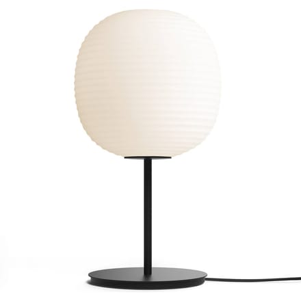 NEW WORKS Lantern Tafellamp M. Zwarte Voet & Matwit Wit Opaalglas Middelgroot
