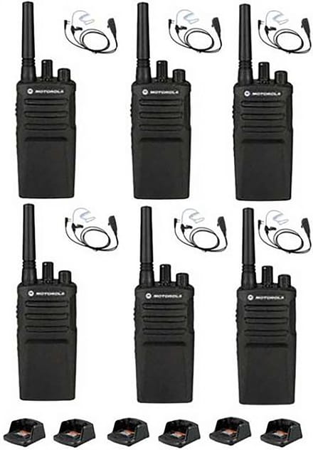 Set van 6 Motorola XT420 UHF IP55 PMR446 met laders D-shape oortje en koffer