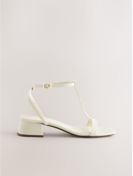 Next - Dames - Forever Comfort® sandalen met bandjes en lage blokhak - Crème