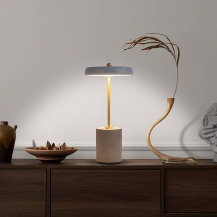Näve LED tafellamp Seta, accu, cement, kap grijs