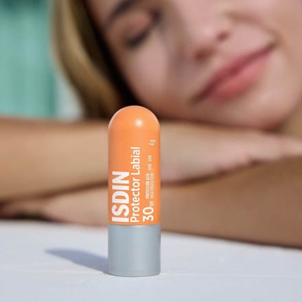 Lippenverzorging - Isdin - Lippenbalsem Stick - SPF30 - 4g - Hydratatie en bescherming