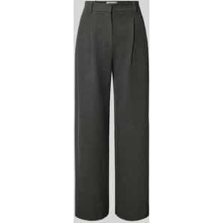 Broek met wijde pijpen en achterzakken