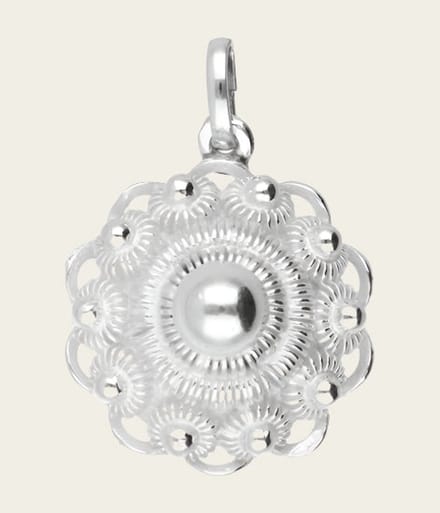 Zilveren Zeeuwse knop knoop 18 mm. ketting hanger