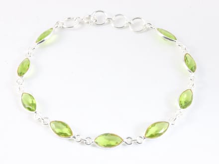 Fijne zilveren armband met peridoot