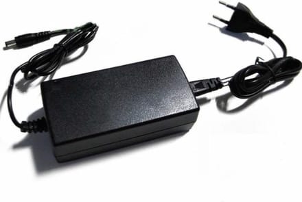 Wisselstroomadapter 220V - 12V 60W DC 5A - Kunststof - SILUMEN