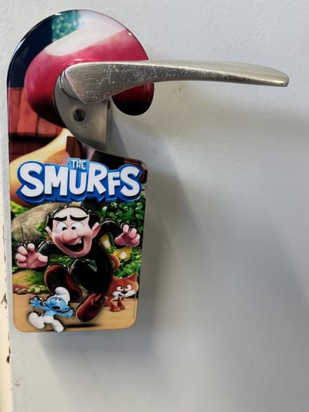Deurhanger Gargamel - Hout relief - 19 cm