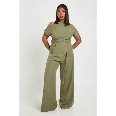 boohoo Dames Plus Asymmetrische Jumpsuit met Riem | Khaki | Maat: 28