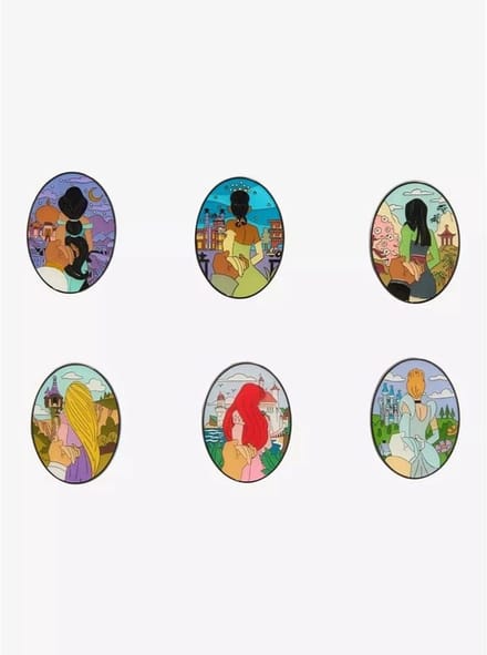 Disney - Princess Loungefly Enamel Pin Blind Box Back holding Hand (1 pcs)