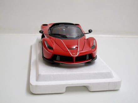 Ferrari 'LaFerrari' Aperta - 1:18 - BBR